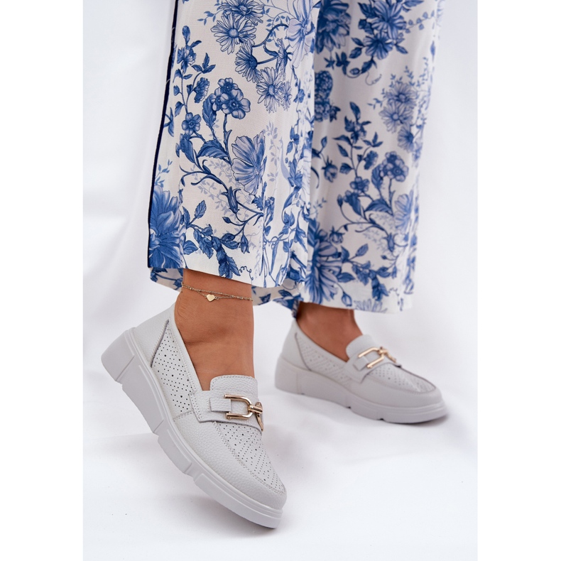 Vinceza Plăcile din piele pentru femei cu un detaliu auriu Vincez 88007 gri deschis alb 2