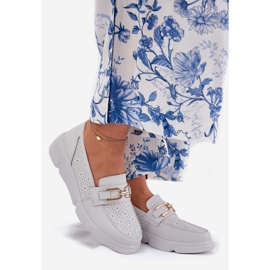 Vinceza Plăcile din piele pentru femei cu un detaliu auriu Vincez 88007 gri deschis alb 1