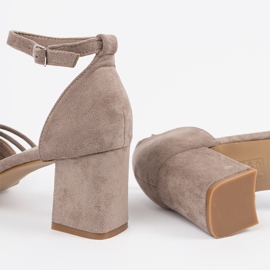 Goodin Sandale de piele de căprioară bej pe post 1 Goodin Sandale de piele de căprioară bej pe post 1