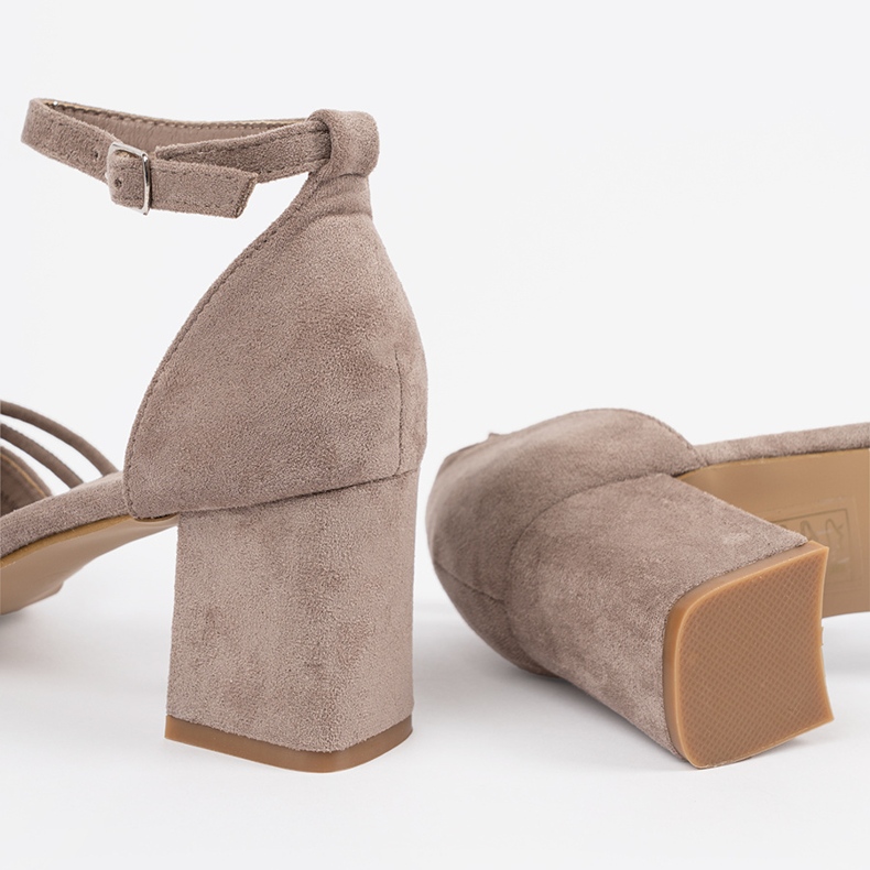 Goodin Sandale de piele de căprioară bej pe post 1 Goodin Sandale de piele de căprioară bej pe post 1