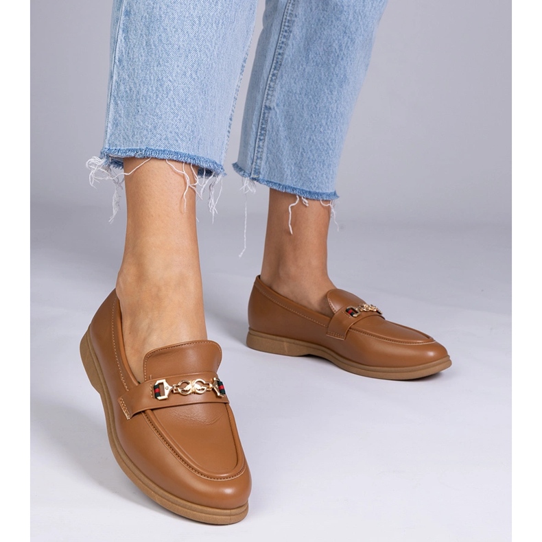 Plăceri maro închis cu un decor auriu 1 Plăceri maro închis cu un decor auriu 1