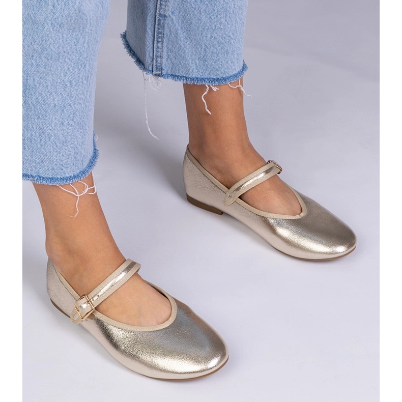 Balerinele de aur pentru femei cu o cataramă 1