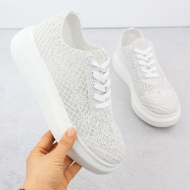Pantofi pentru femei pe platformă White Vinceza 17371 alb 1
