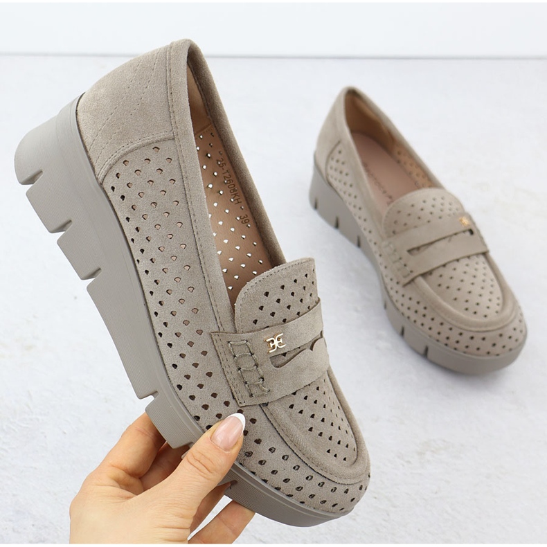 Mocasini pentru femei pentru o pană deschisă Kaki Potocki 12608 bej 1