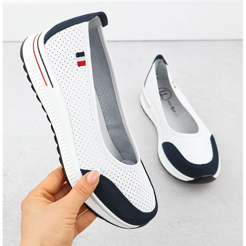 Ballerine din piele deschisă pe platforma White Filippo 6134 alb 1 Ballerine din piele deschisă pe platforma White Filippo 6134 alb 1