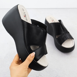 S.Barski Panouri de piele pentru femei pe panouri negre S. Barski LR51-541 negru 1 S.Barski Panouri de piele pentru femei pe panouri negre S. Barski LR51-541 negru 1