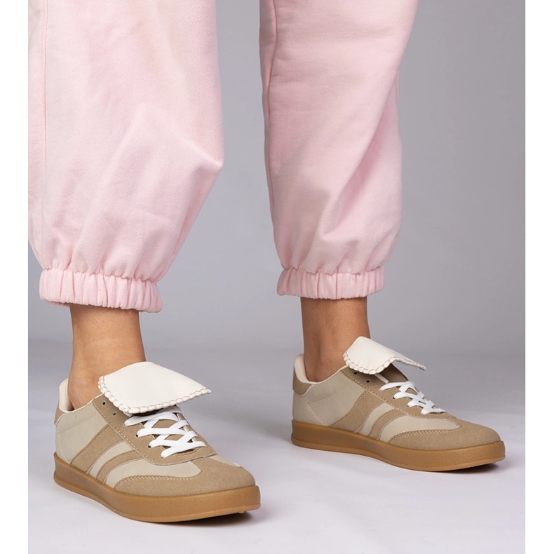 Adidași bej adidași pentru femei 1