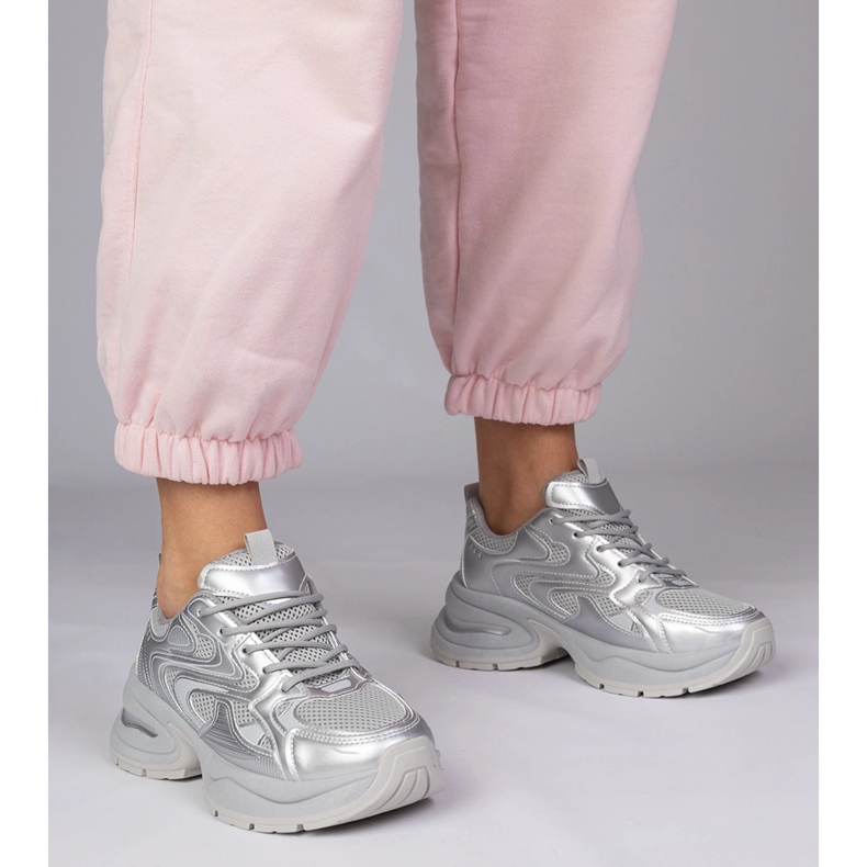 Adidași sport de argint pe o talpă groasă 1