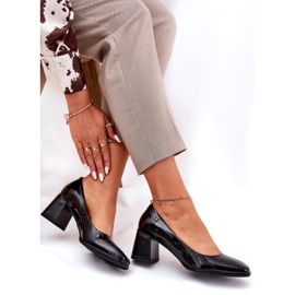 Pompe de femei lăcuite din piele pe postul negru Vinceza 91130 4