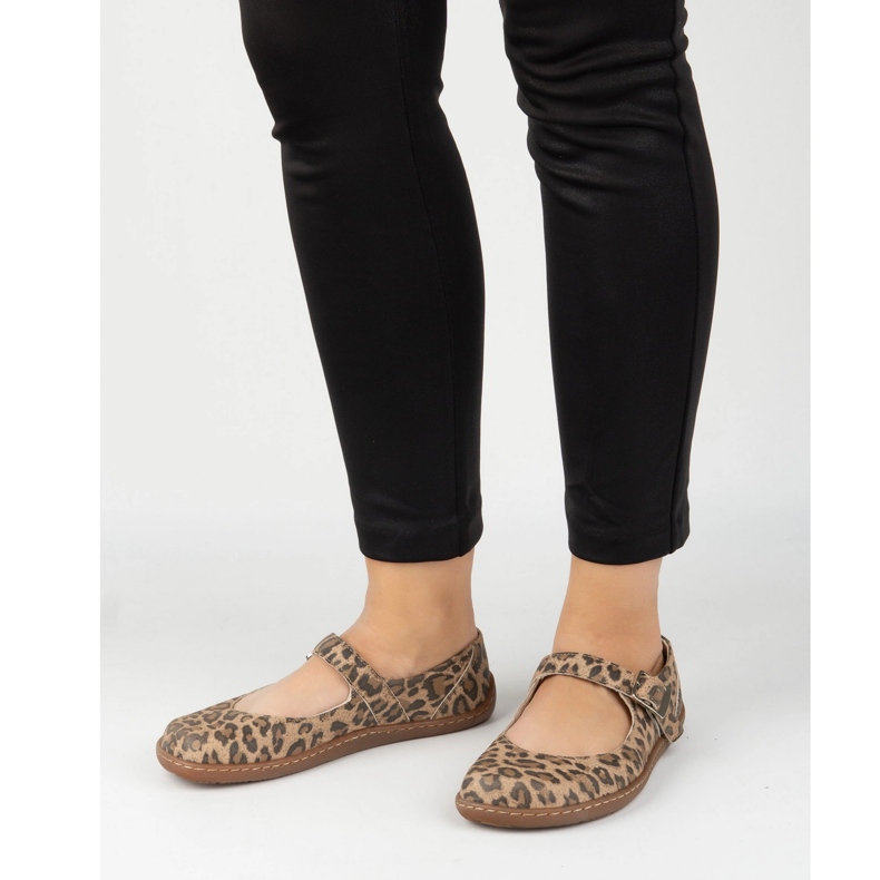 Balerinas pentru femei desculță Olivier 1286 - Pantofi din piele cu cataramă pentru stilizări de zi cu zi și elegante maro 1 Balerinas pentru femei desculță Olivier 1286 - Pantofi din piele cu cataramă pentru stilizări de zi cu zi și elegante maro 1