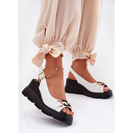 ARTIKER Sandale din piele pentru femei pe pană și platformă cu decorare Artker 56C1588 Alb 2 ARTIKER Sandale din piele pentru femei pe pană și platformă cu decorare Artker 56C1588 Alb 2