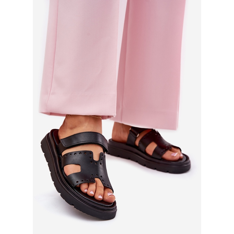 Papucii din piele naturală pentru femei pe platforma Zazoo 40440 Negru 1