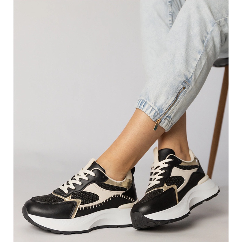 Adidași cu sport negru cu o inserție împletită 2