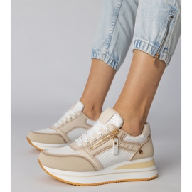 Adidaje sportive bej decorate cu un glisor 1