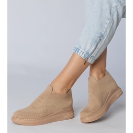 Adidaje alunecătoare cu șosete maronii 1