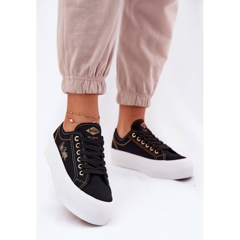 Adidaje materiale pentru femei pe platforma Lee Cooper LCW-25-31-3431L negru 2