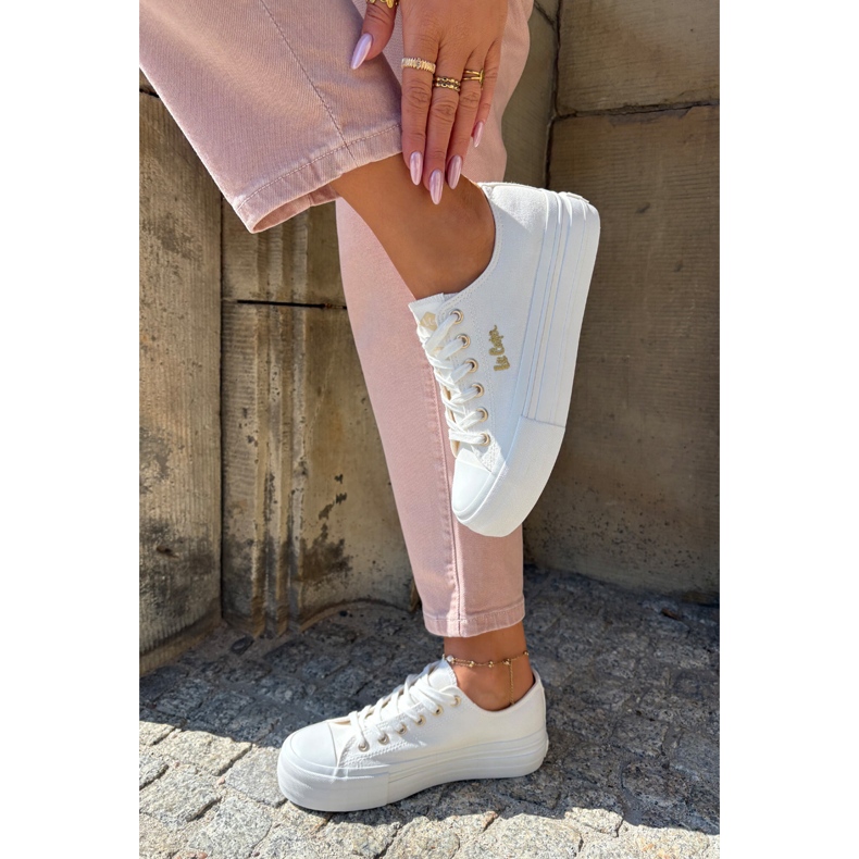 Adidașii pentru femei pe platforma Lee Cooper LCW-25-02-3289 White alb 1