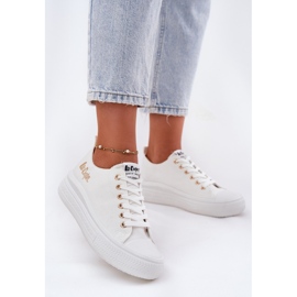 Adidași pentru femei pe platforma albă Lee Cooper LCW-24-44-2462L 2
