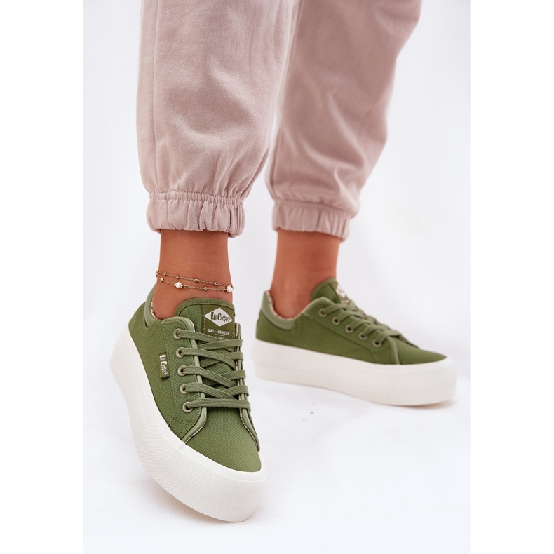 Adidași pentru femei pe platforma Lee Cooper LCW-25-31-3449L Green verde 2