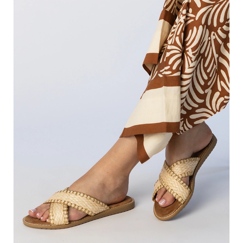 Papuci pentru femei bej 2