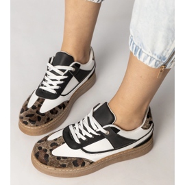 Adidași alb -negru cu accesoriu leopard 3