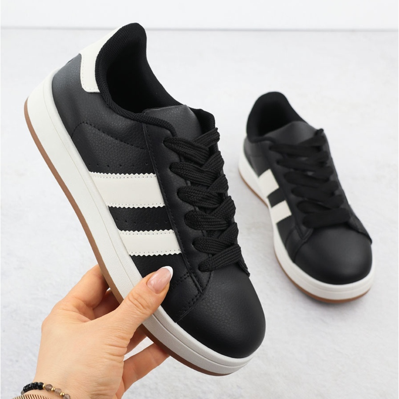 Pantofi sport pentru femei Black News 8233 negru 1 Pantofi sport pentru femei Black News 8233 negru 1