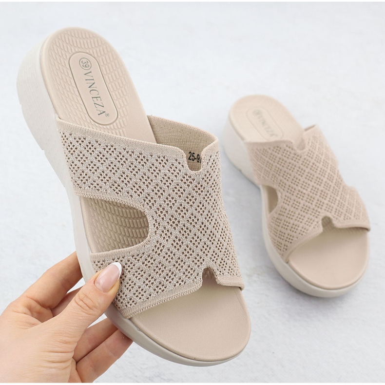 Flip -flops pentru femei pe altitudine bej Vinceza 97300 1