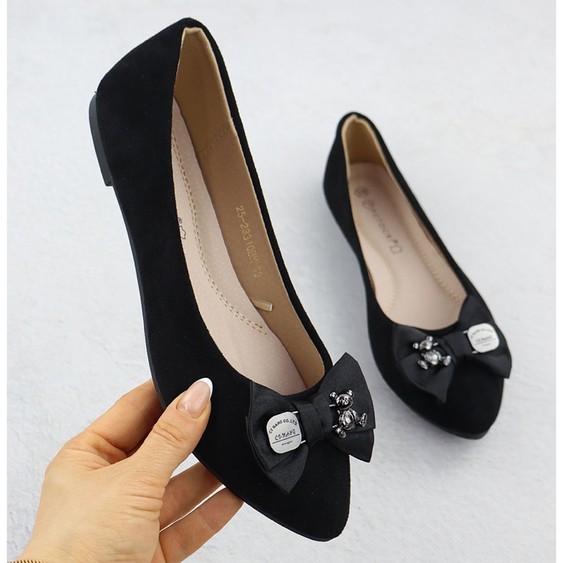 Ballerine pentru femei cu un arc negru Potocki BB23310 1
