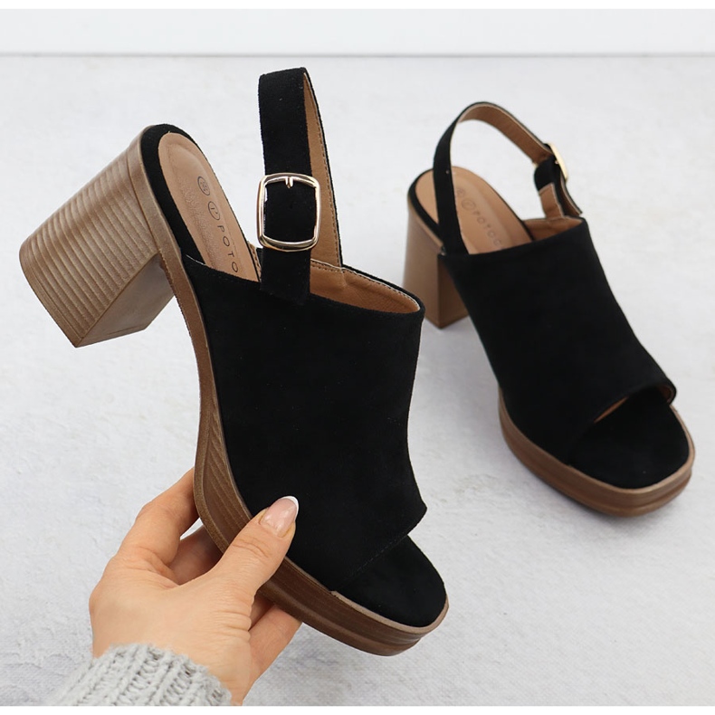 Sandale din piele de căprioară pentru femei pe Black Potocki Post 54313 negru 1 Sandale din piele de căprioară pentru femei pe Black Potocki Post 54313 negru 1