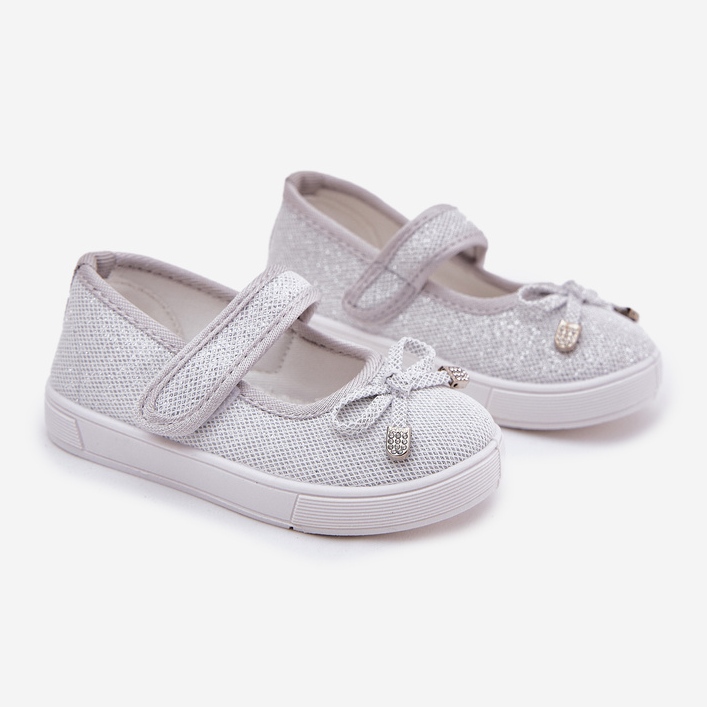 Balerine pentru copii cu un arc de argint 1