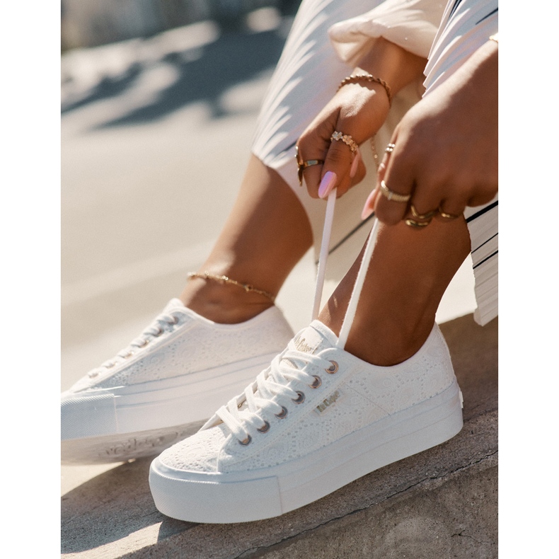 Adidași pentru femei cu dantelă Lee Cooper LCW-25-31-3438L White alb 2 Adidași pentru femei cu dantelă Lee Cooper LCW-25-31-3438L White alb 2
