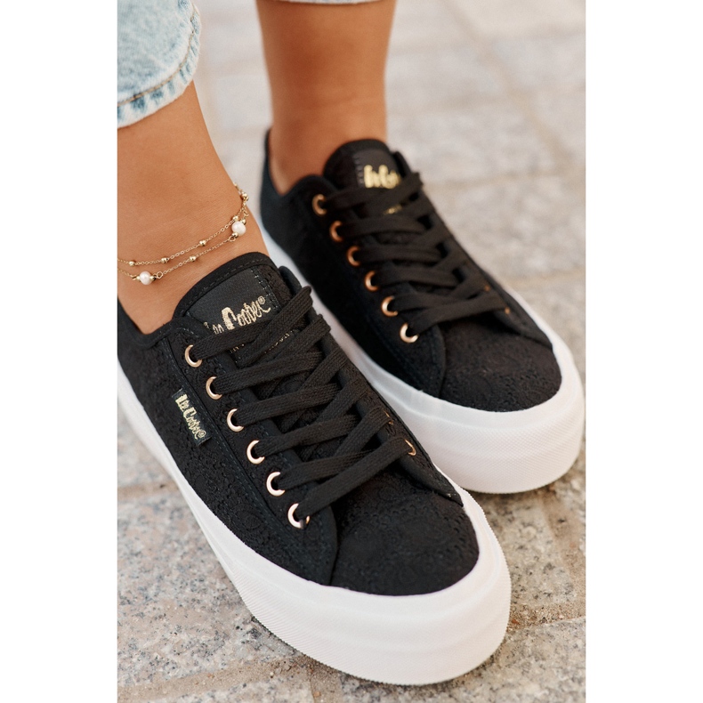 Adidași pentru femei cu dantelă Lee Cooper LCW-25-31-3439L Negru 2