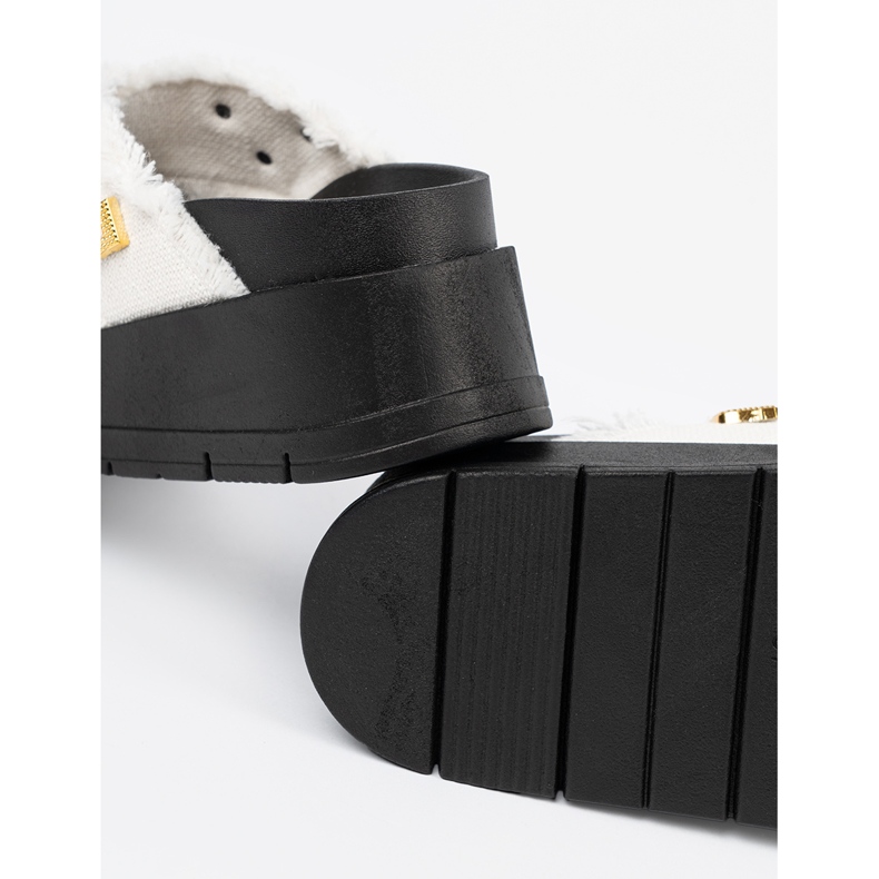 Seastar Flip -flops alb pe o platformă neagră cu ace 2