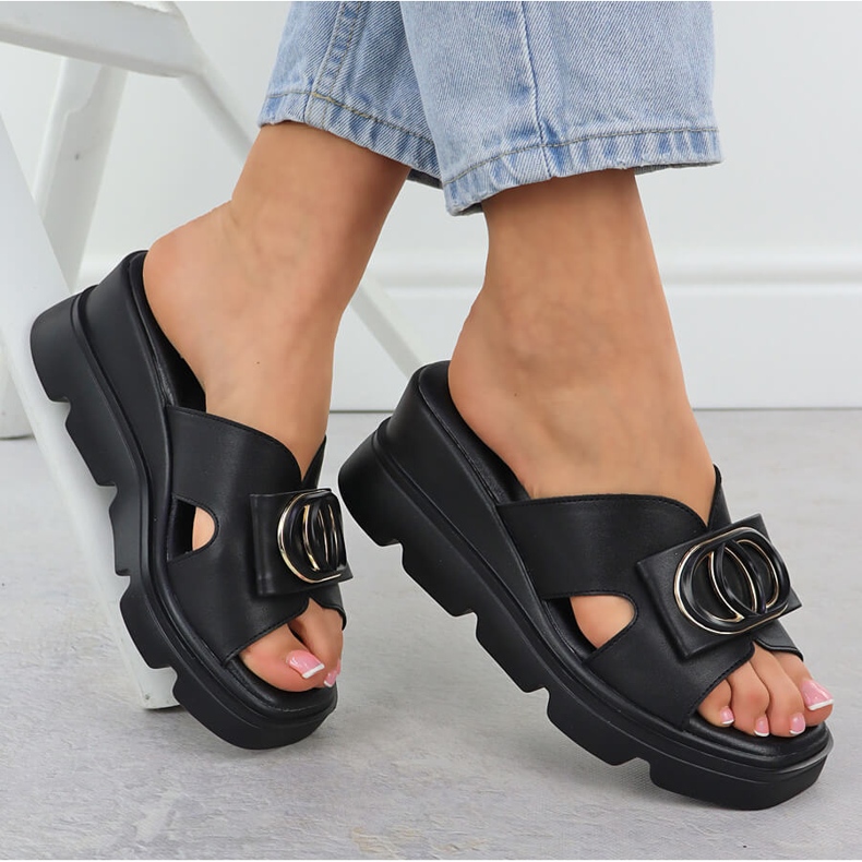 Papuci pentru femei pe pană Black Vinceza 58464 negru 1 Papuci pentru femei pe pană Black Vinceza 58464 negru 1