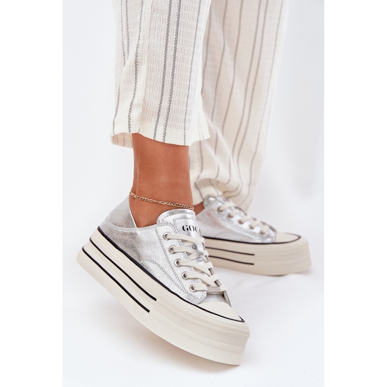 Adidaje din piele pentru femei pe platforma de argint GOE RR2N4108 2