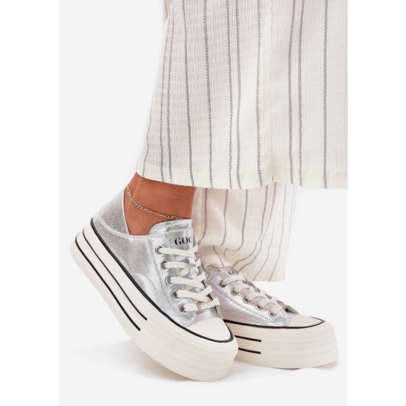 Adidaje din piele pentru femei pe platforma de argint GOE RR2N4108 1