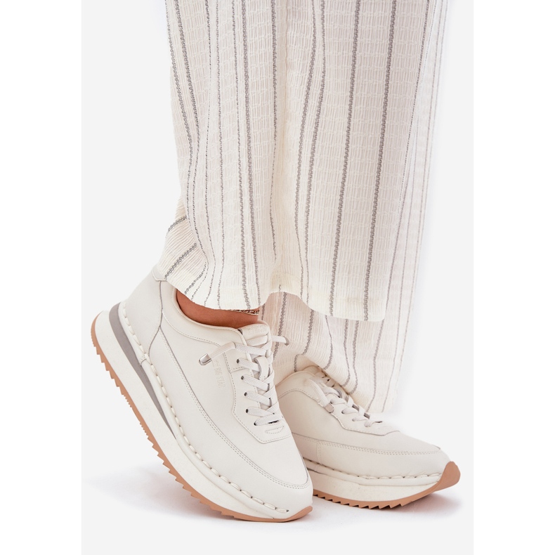 Adidaje din piele pentru femei pe Big Star RR274A333 Platforma albă 1