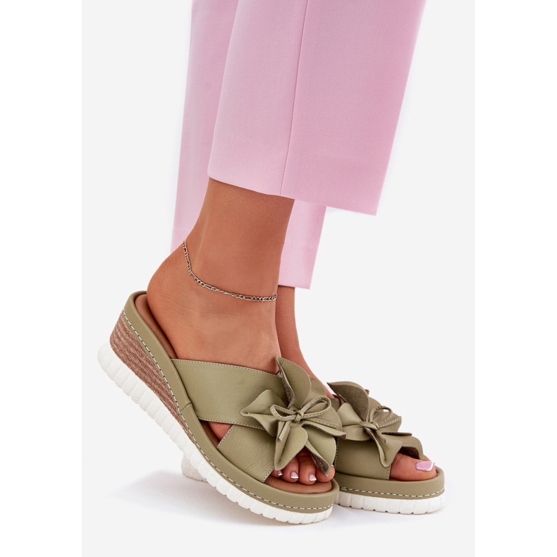 ARTIKER Pâinea din piele pentru femei cu o floare decorativă Artikemer 52C0503 Green verde 1 ARTIKER Pâinea din piele pentru femei cu o floare decorativă Artikemer 52C0503 Green verde 1