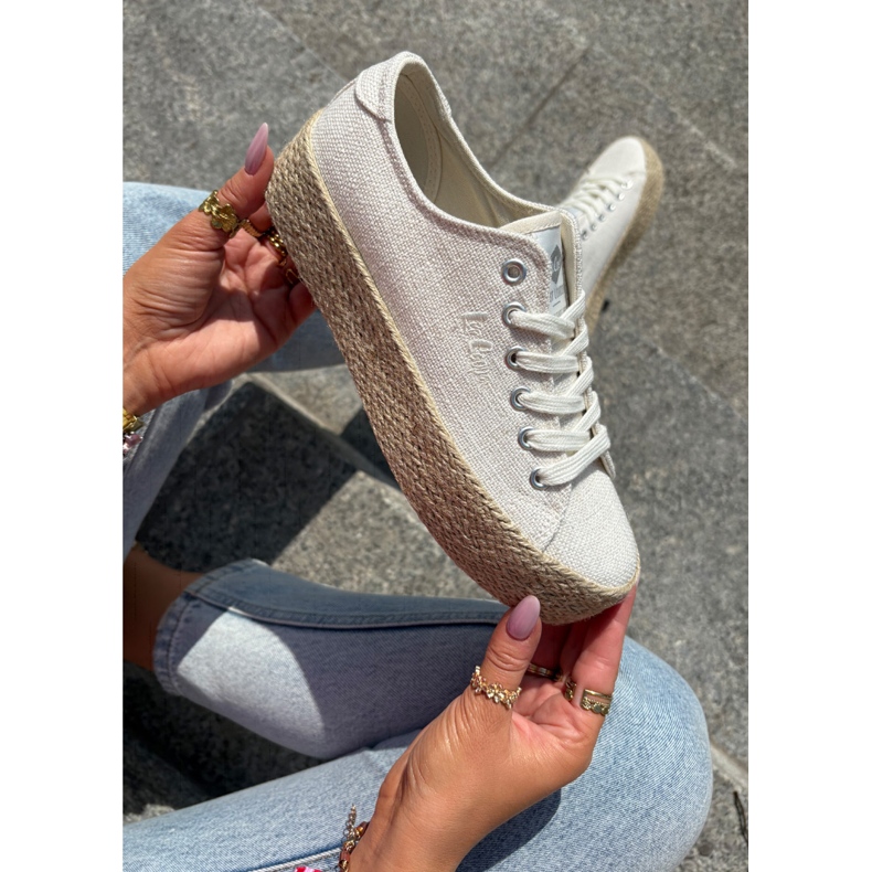Adidași pentru femei pe platformă cu Lee Cooper LCW-25-02-3284 Braid bej 1