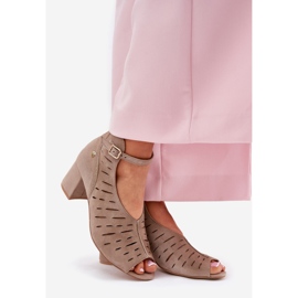 Cizme de piele de căprioară pentru femei pe Maciejka Post 06893-10 Dark Beige bej 1