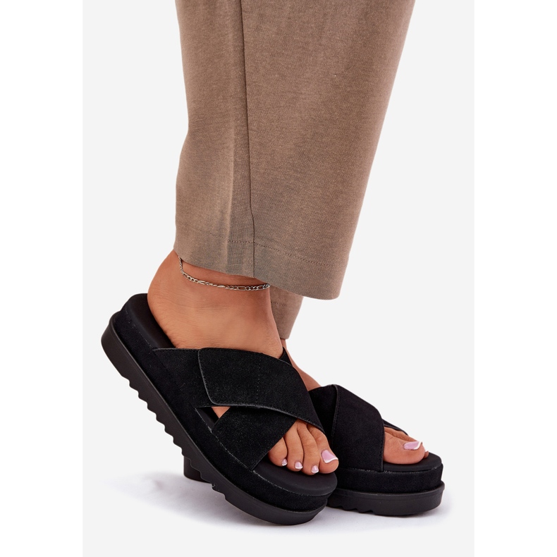 Flip -flops pentru femei pe platformă cu dungi negre negru 1