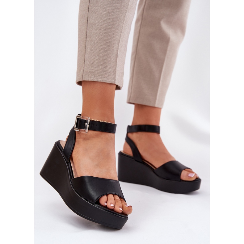 Sandale negre pentru femei pe pene negru 2