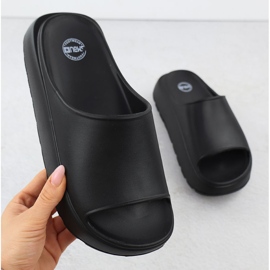 News Flip -flops pentru femei pe o platformă groasă pe piscină plaja neagră 7303 negru 1 News Flip -flops pentru femei pe o platformă groasă pe piscină plaja neagră 7303 negru 1