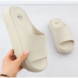 Flip -flops pentru femei pe o platformă groasă de la piscină Beige News 7303 bej 1 Flip -flops pentru femei pe o platformă groasă de la piscină Beige News 7303 bej 1