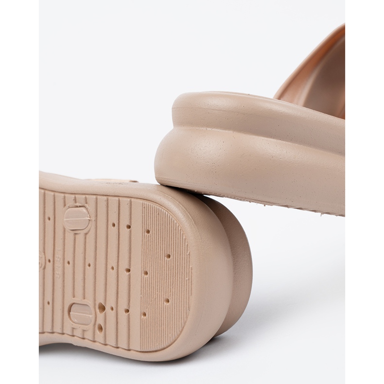 Seastar Papuci cu catarame de aur pe platforma bej 1