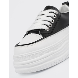 Adidași alb -negru pe platformă 1
