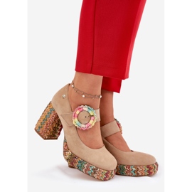 Pompe din piele de căprioară cu împletitură pe post și platformă Maciejka 06839-04 Beige bej 1
