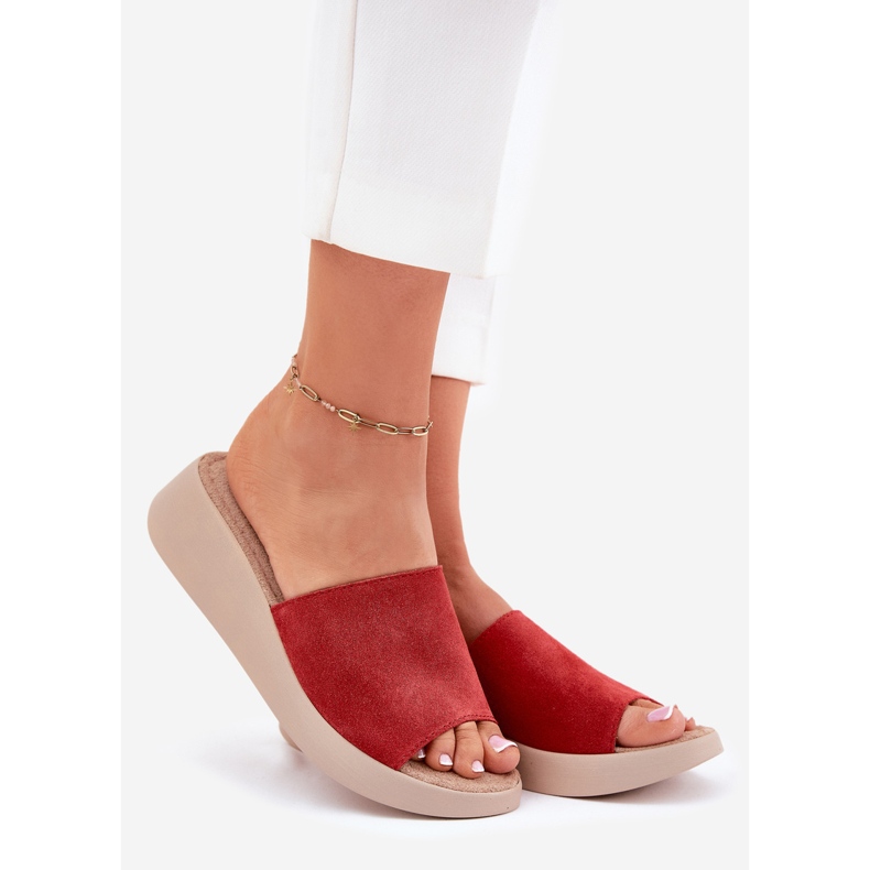 Flip -uri de căprioară pentru femei pe panto FINO RR267040 WEDGE roșu 1