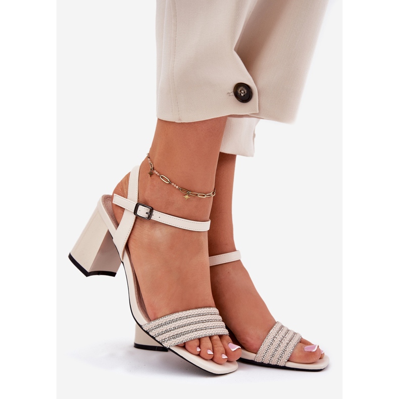 Sandale pentru femei pe post cu zirconi și Vinceza 62228 Negru bej 1