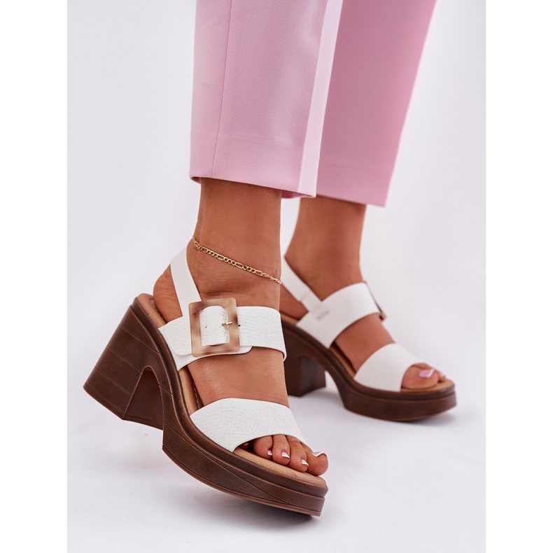 Sandale pentru femei pe un călcâie masivă și platforma Vinceza 17387 Alb 2